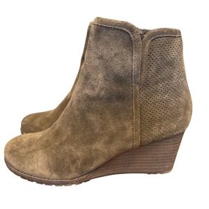 Rockport Hollis V-Cut Wedge Ankle Booties, Stone Suede, Size 8, Chic Trendy